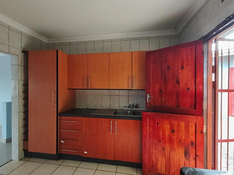 6 Bedroom Property for Sale in Mthata Eastern Cape